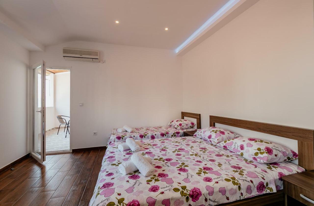 Apartman Mia Herceg Novi Exteriör bild